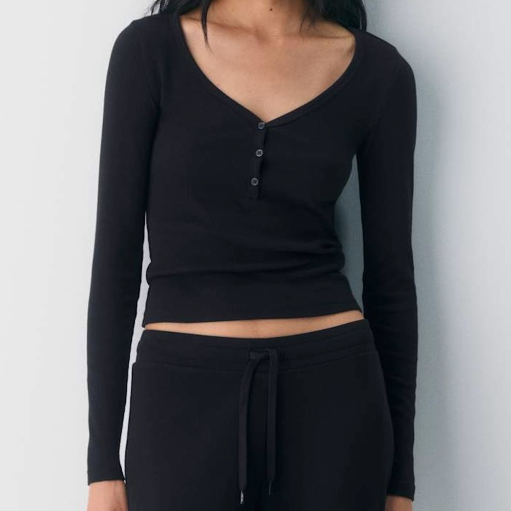 Aritzia Tna Ribbed Henley (Black)